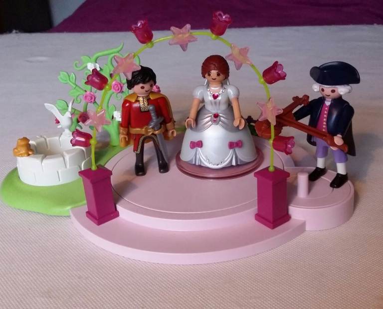 Playmobil fairytale prince and princess with rosin dance floor