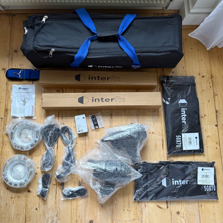 Interfit F121 2 x 220 W Studio Flash Kit