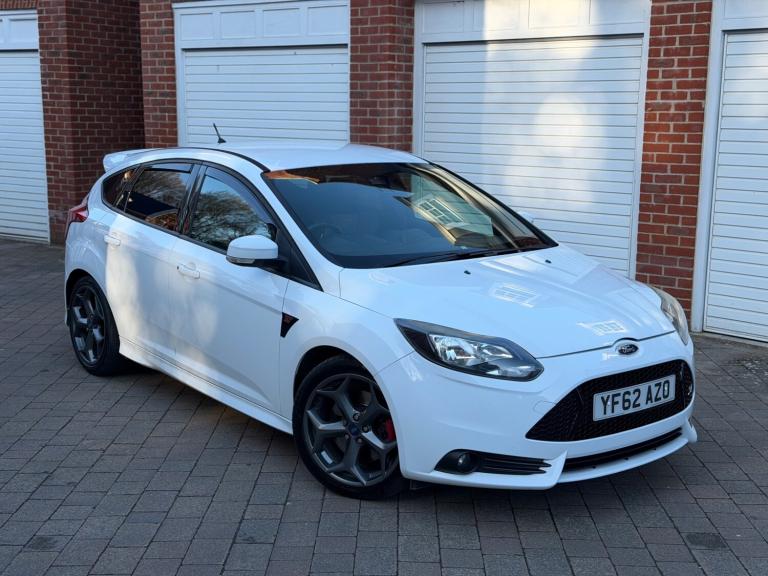 2012 Ford Focus 2.0T ST-2 5dr HATCHBACK Petrol Manual