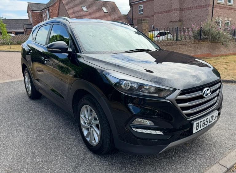 2015 (65) HYUNDAI TUCSON 1.7 CRDi SE BLUEDRIVE LONG MOT FSH 11 STAMPS! STUNNING!