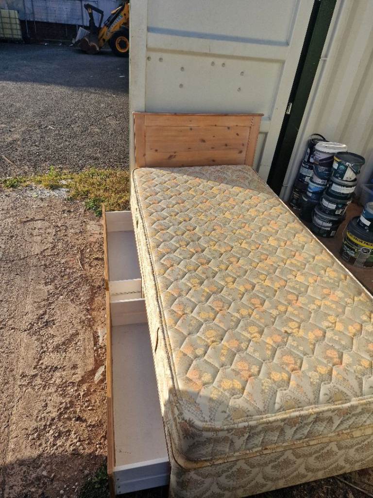 Single bed and mattress + FREE DELIVERY 