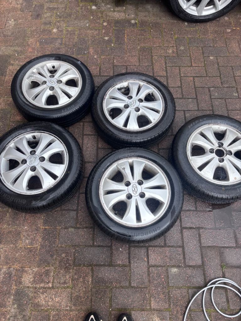 I10 Hyundai wheels+tyres