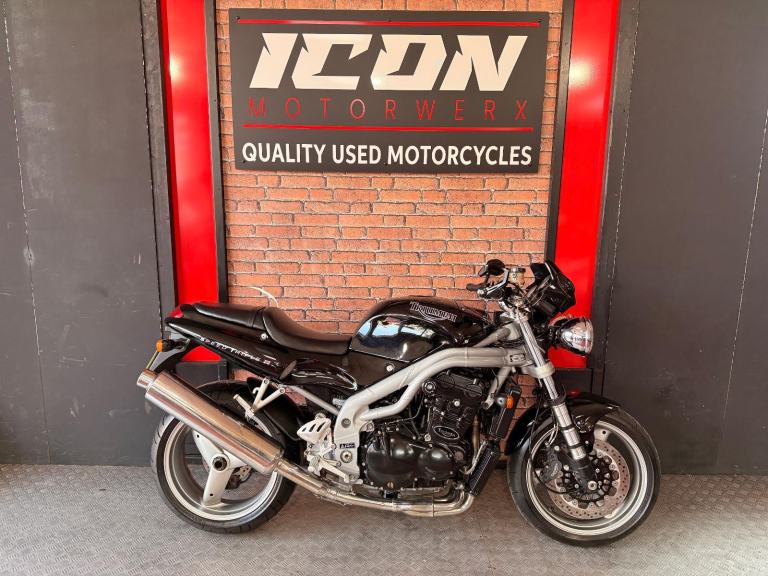 2000 Triumph Speed Triple 955i LOW MILES CLEAN EXAMPLE