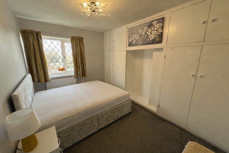 3 bedroom 1 bathroom house to rent 