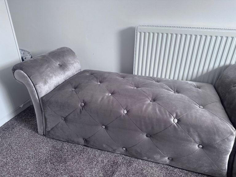 Champaign Velvet Chaise Lounge Sofa – Good Condition