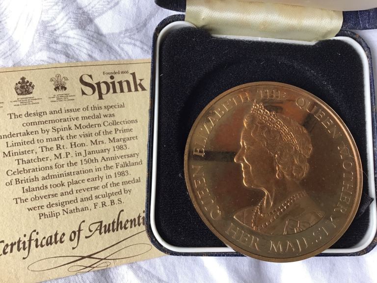 STUNNING LARGE BRONZE-  SPINK + SON 1980 QE2 MOTHER 80TH B;DAY CROWN CA + CERT 00115/5000