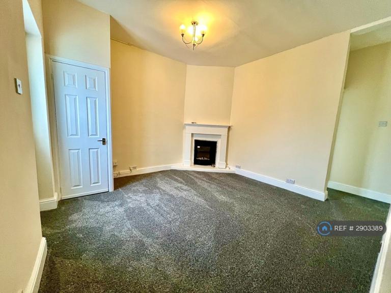 2 bedroom flat in West Dyke Road, Redcar, TS10 (2 bed) (#2903389)