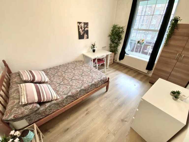 STYLISH DOUBLE ROOM AVAILABLE IN WOOLWICH 🔑