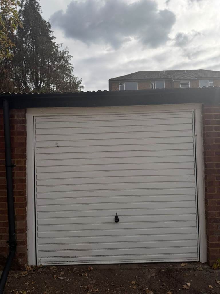 Garage for Rent