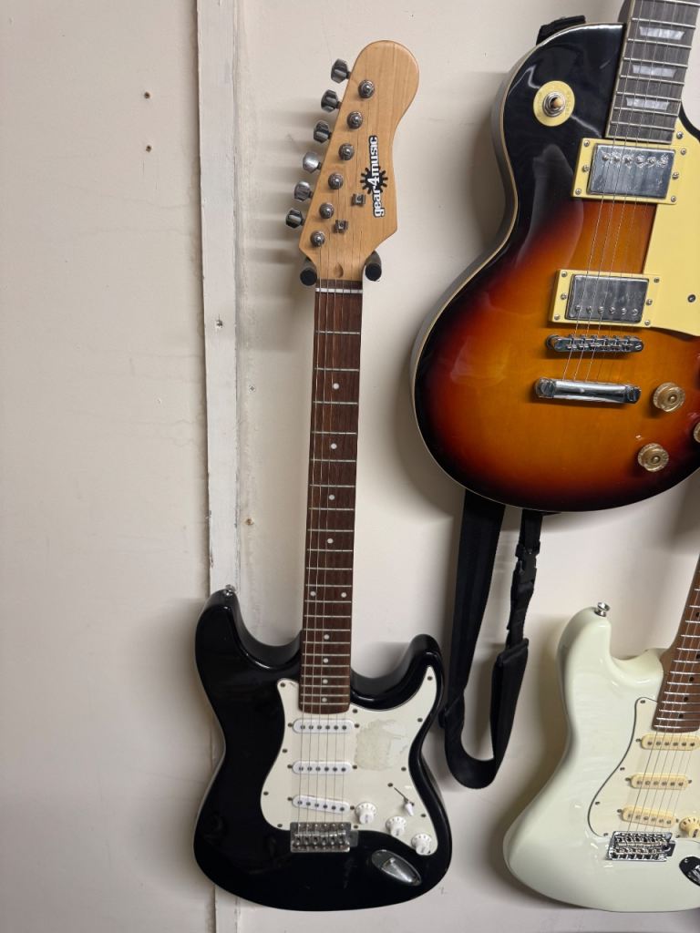 Gear4music Strat Style Black Electric Guitar 4/4 Right Handed