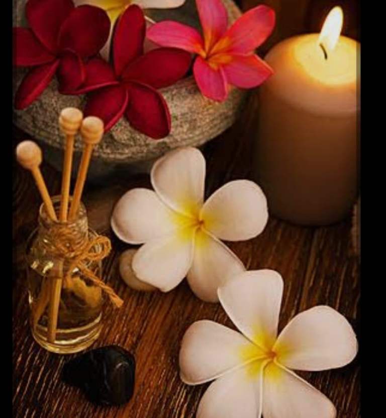 Sara Thai yoga massage 