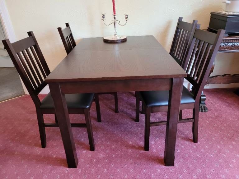 Dark Oak Extendable Dining Table & 4 Chairs – Can Seat 8 People, Super Condition