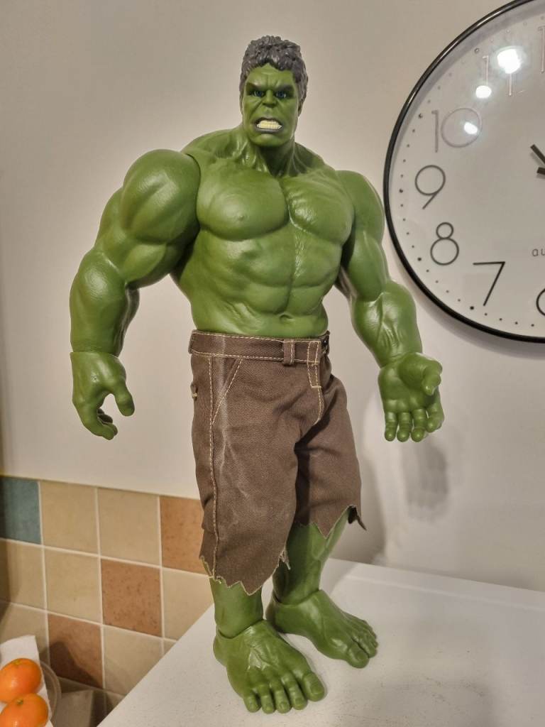 Incredible hulk figure 