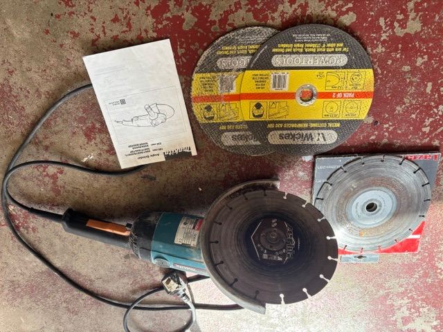 Mikita 230mm angle grinder