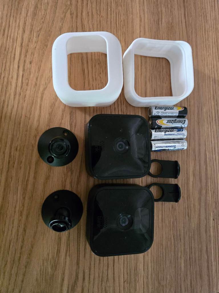 2 Blink Security Camers