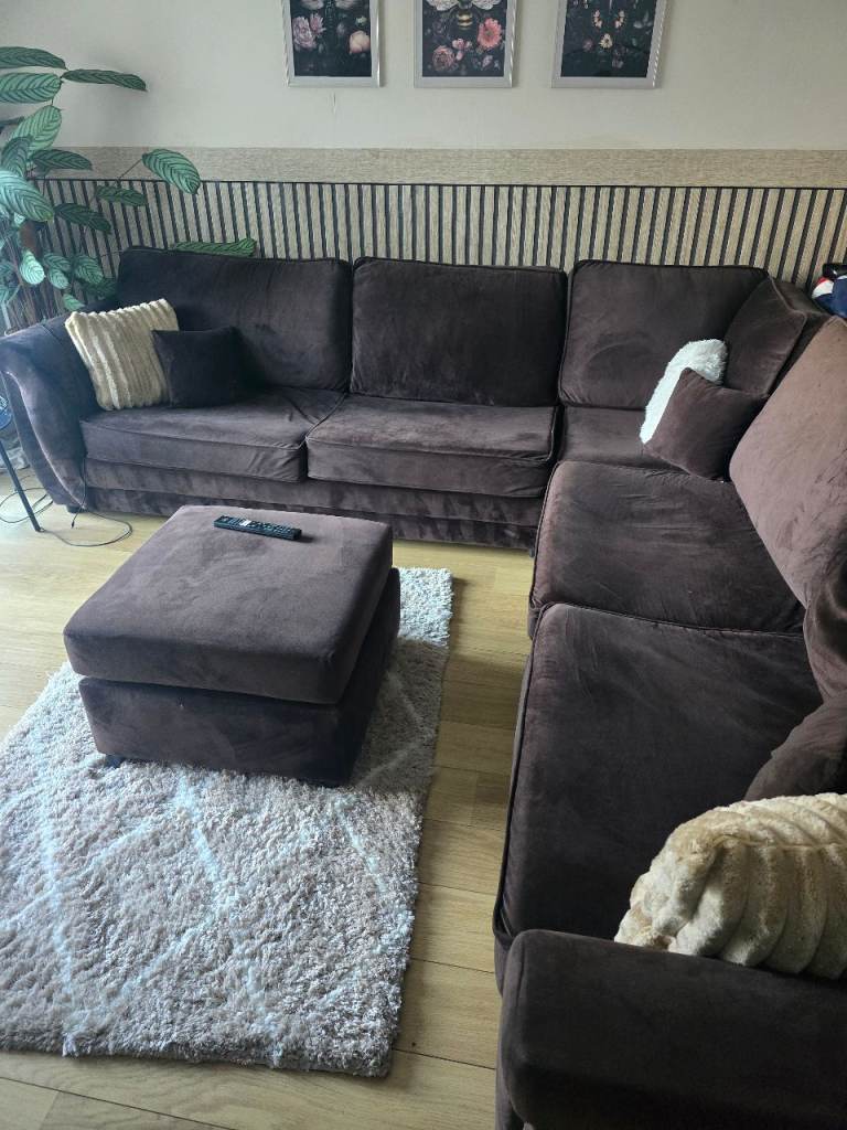 Large brown Corner sofa 
