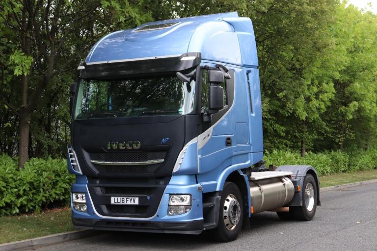 IVECO STRALIS NP 460 LNG 4X2 TRACTOR (2018)