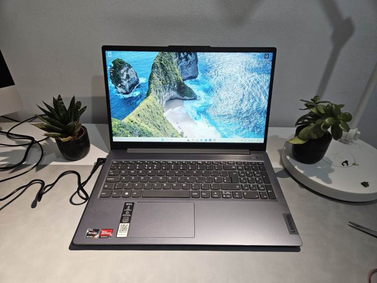 Lenovo IdeaPad Slim 3