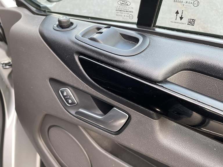 2022 Ford Transit Custom 2.0 320 EcoBlue Limited Crew Van L2 H1 Euro 6 (s/s) 5dr (6 Seat) PANEL V...