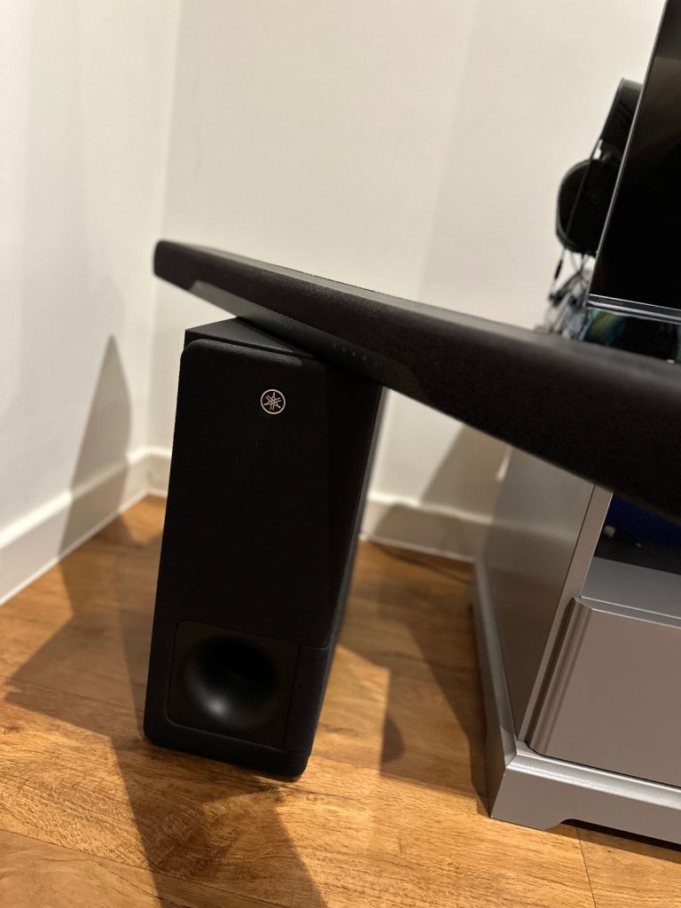 Yamaha soundbar and subwoofer 
