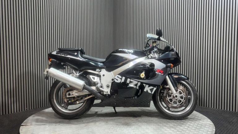 Suzuki GSXR 600 1999 SRAD GOOD RUNNING PROJECT BIKE 600CC SPORT