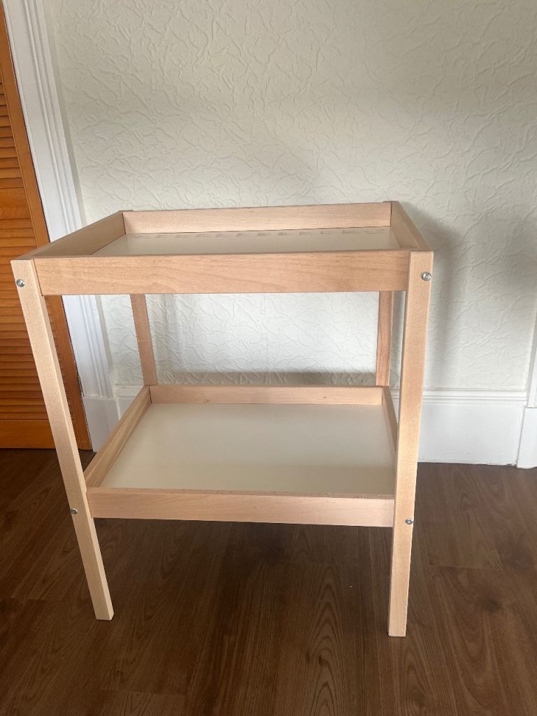***FREE Baby changing table- GOING TO THE SKIP THIS WEEK