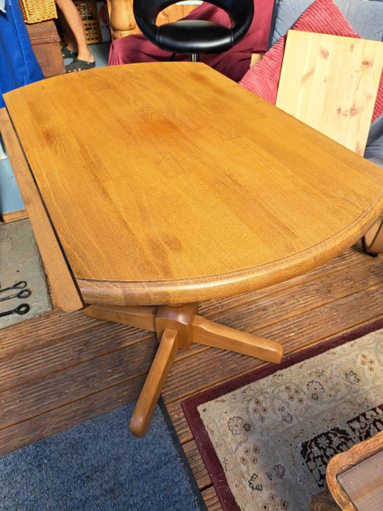 Lovely Wooden Drop Leaf Dining Table – Good Condition