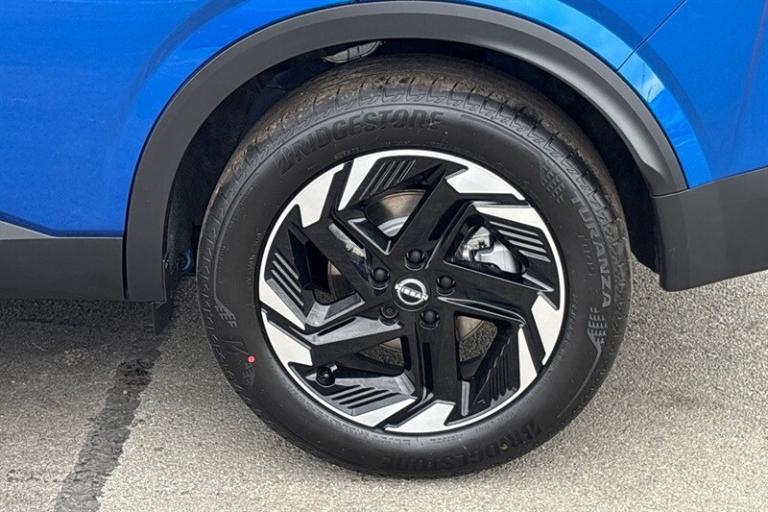 2025 Nissan Qashqai 1.3 DIG-T MH 158 N-CONNECTA [GLASS RF] 5DR XTRONIC Hatchback Petrol Automatic