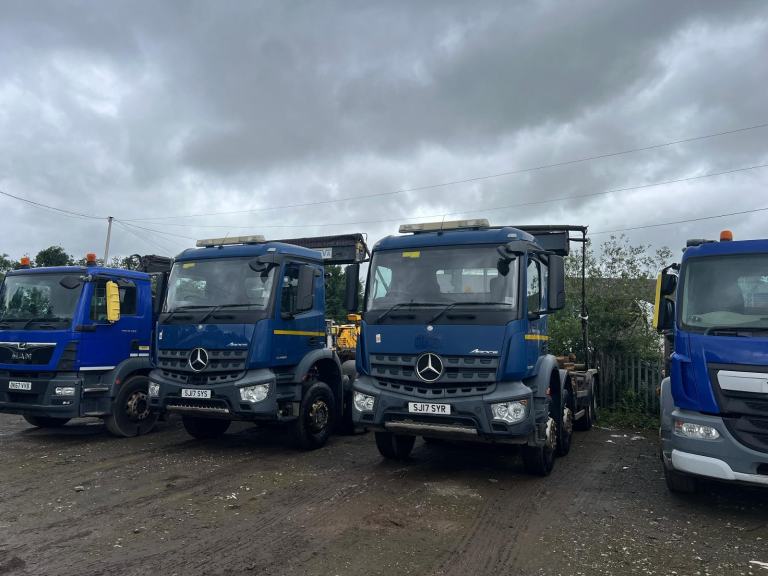 Mercedes-Benz Arocs 3236 8X4 BOUGHTON HOOKLOADERS CHOICE IN STOCK FR 231,607 KM