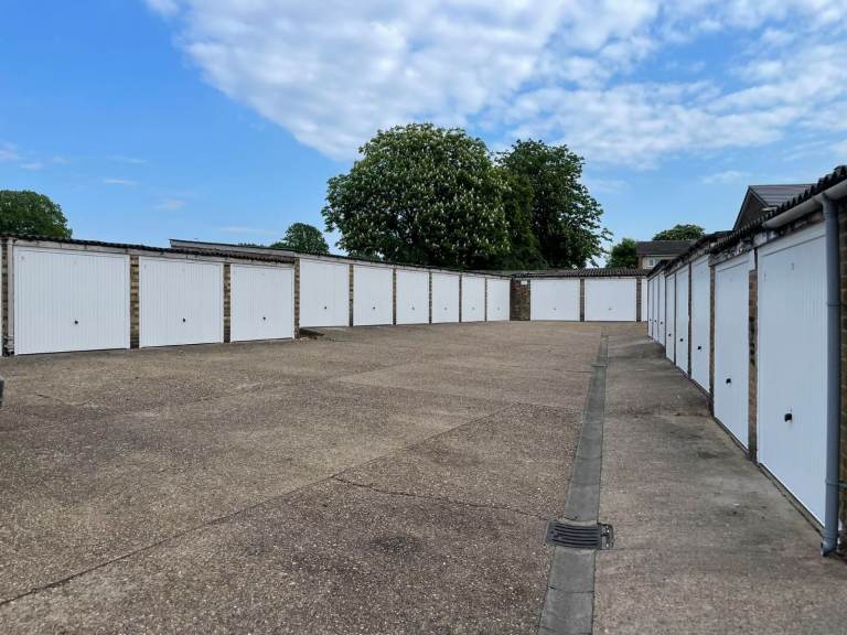 Garage/Parking/Storage to rent: Church Leys (ro 258 Tendring Road), Harlow, CM18 6DF