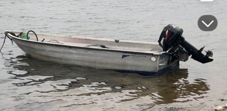 Aluminium boat with outboard and trailer 