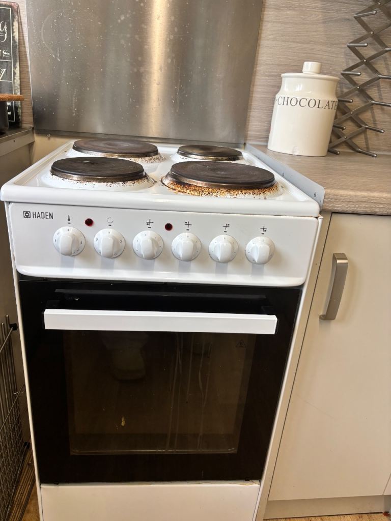 Electric Oven -new 3 months used only 