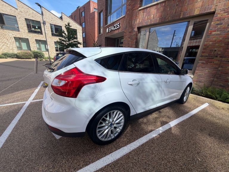 Ford, FOCUS, Hatchback, 2013, Manual, 998 (cc), 5 doors