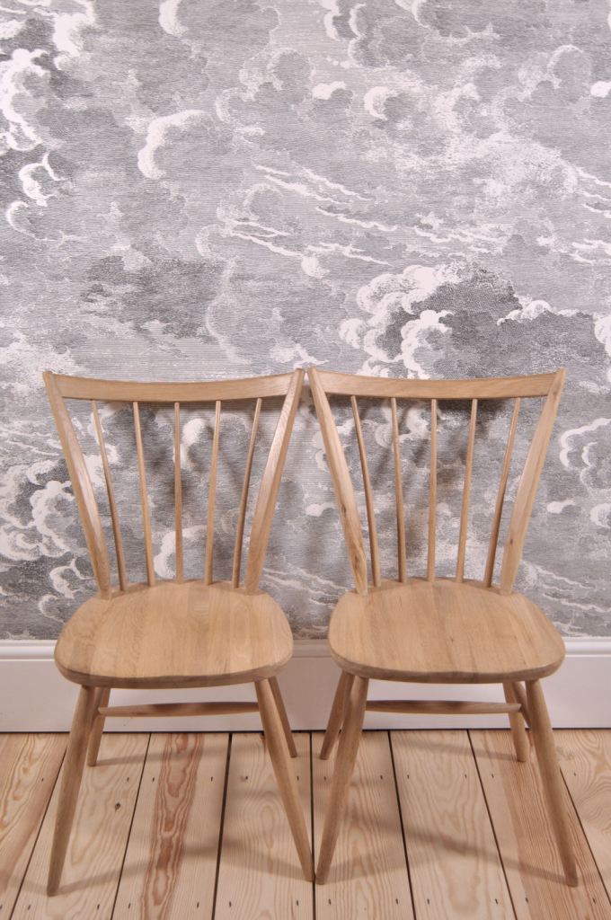 Set of 2 Ercol chairs (model 1412NN) in Oak
