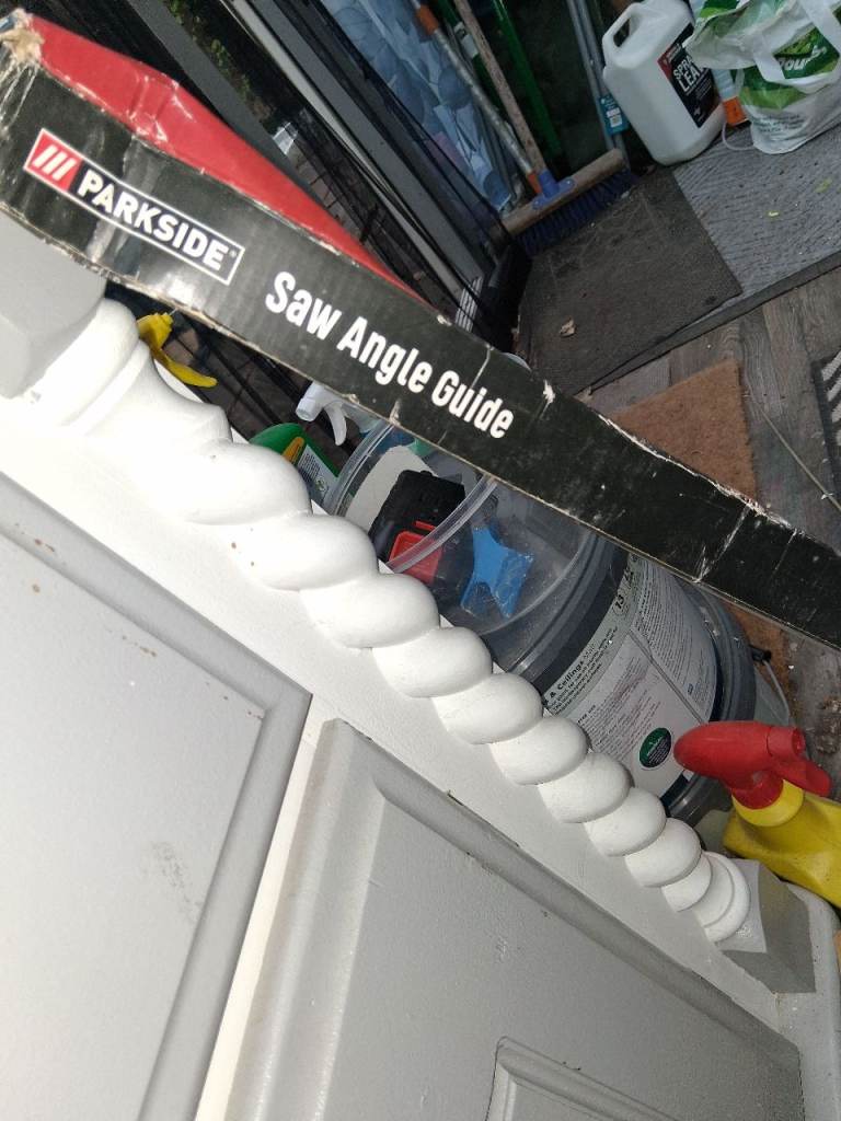 Saw angle guide 