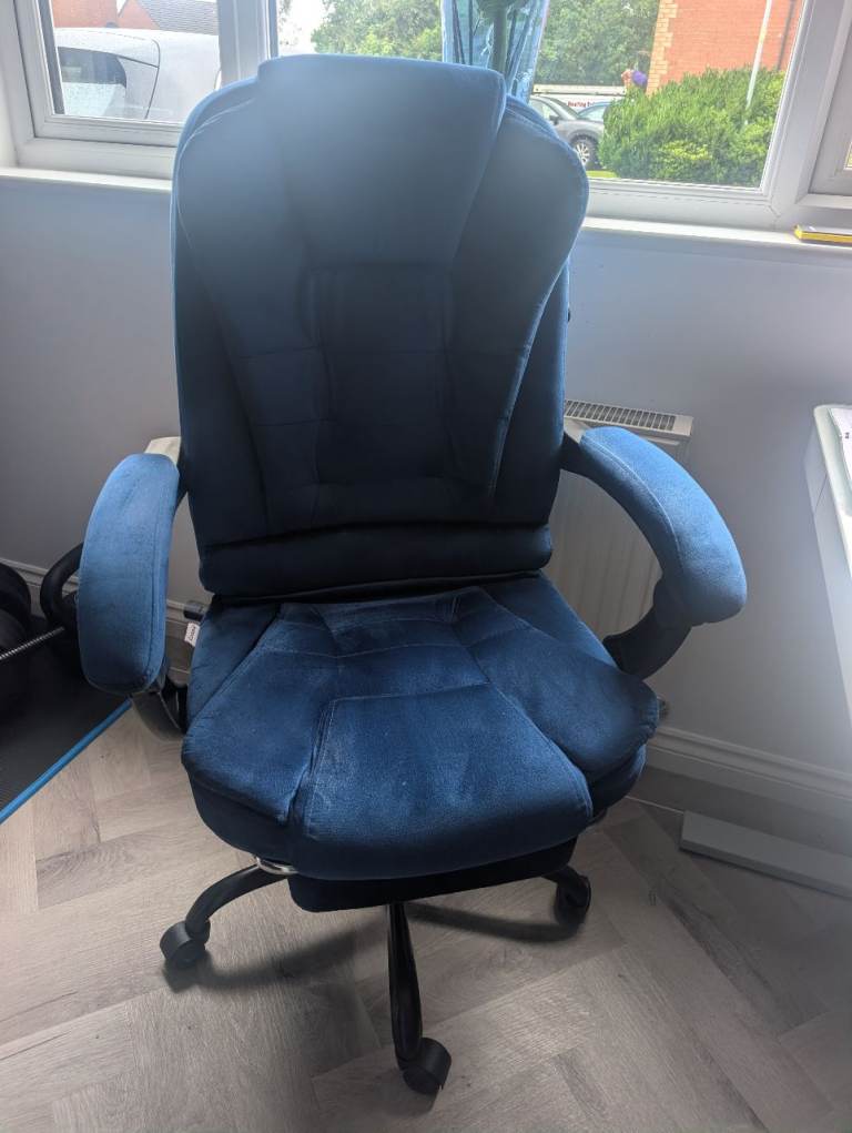 Blue Office Chair with Massage Function – Good Condition