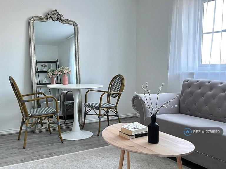 2 bedroom flat in Turners Avenue, Paisley, PA1 (2 bed) (#2758159)