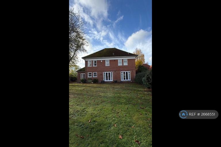 5 bedroom house in Queens Acre, Windsor, SL4 (5 bed) (#2668551)