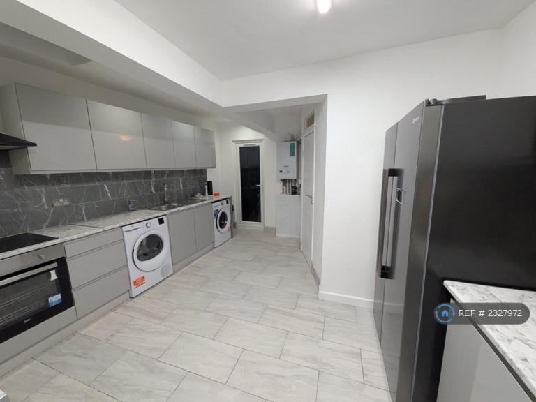 1 bedroom in London Road, Wallington, SM6 (#2327972)