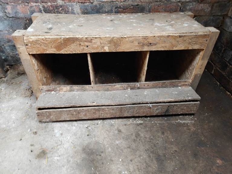 Used nesting box for hens 