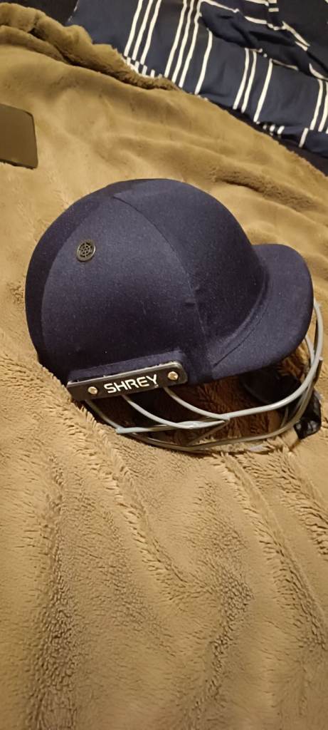 Cricket helmet SHREY 