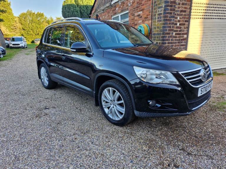 Volkswagen Tiguan Sport 2.0 TDI Auto. Lovely example, Timing belt done! 2 keys! MOT Feb 2027! 