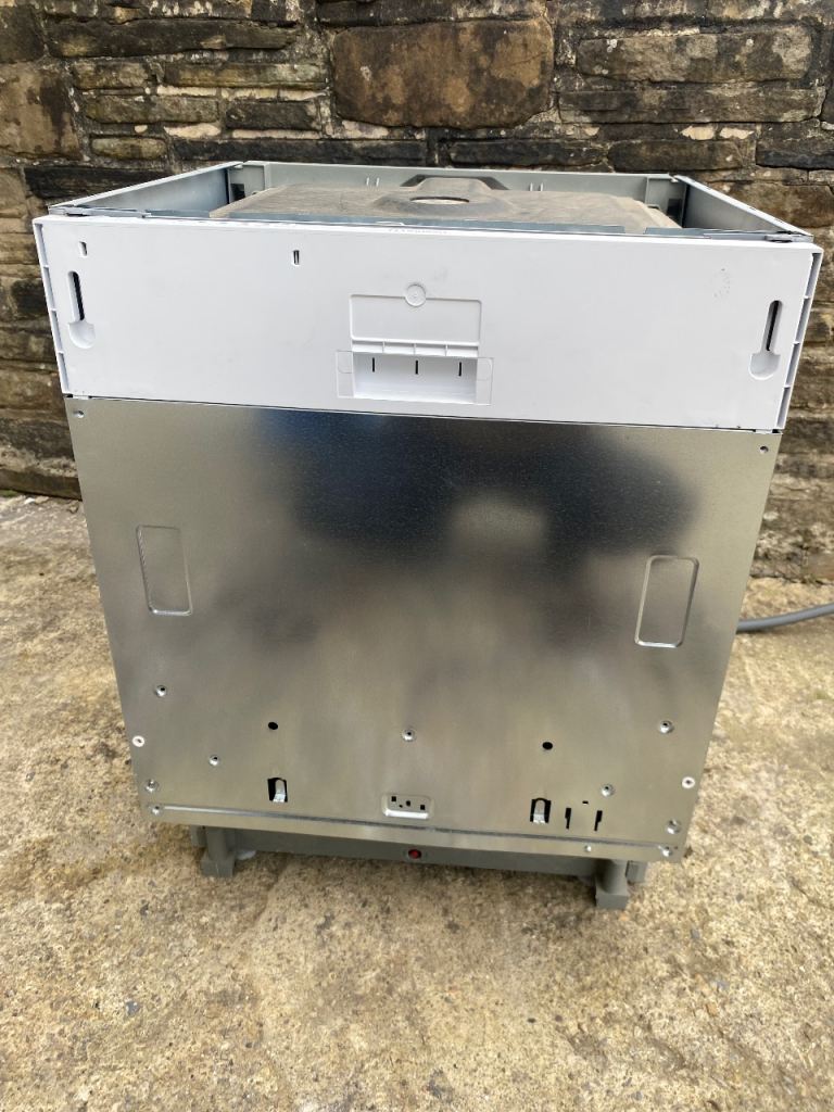 Indesit Dishwasher - Silver, Brand new never used