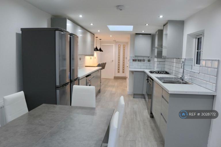 5 bedroom house in Himley Road, London, SW17 (5 bed) (#3028772)