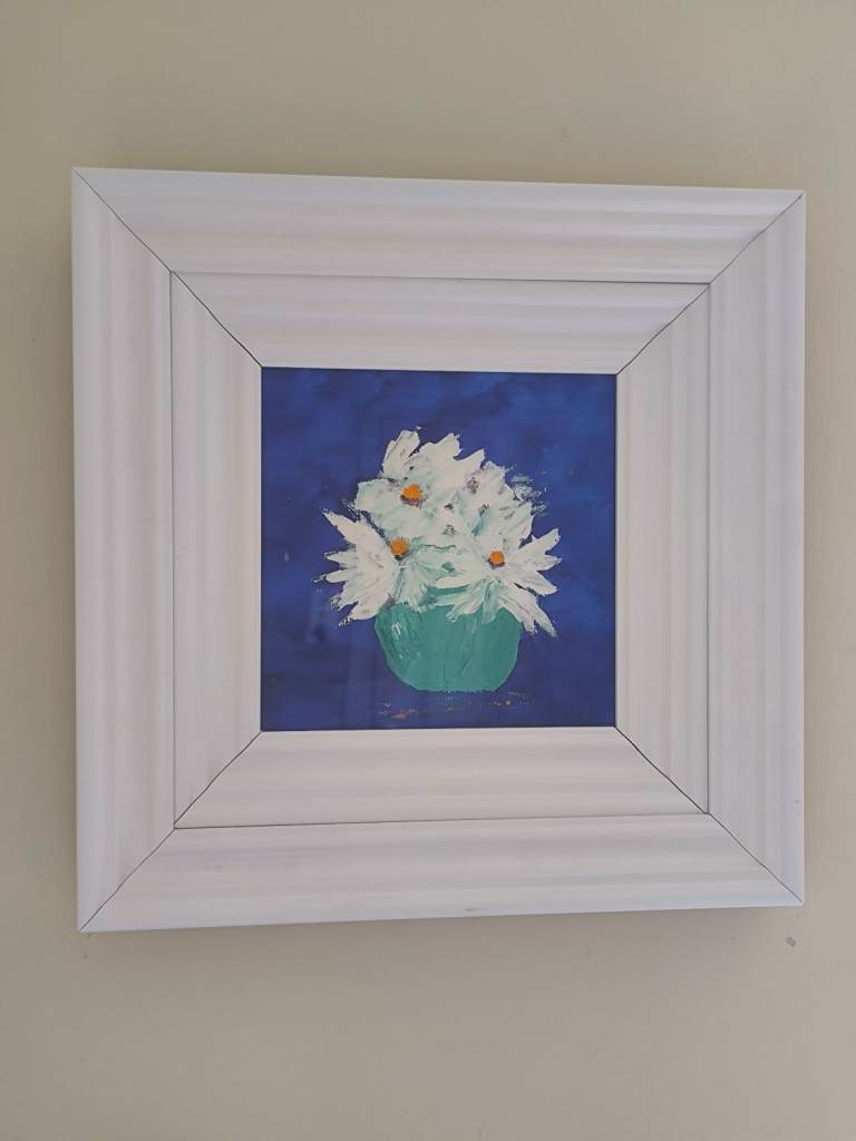 Framed Daisy Painting – White Frame, Good Condition