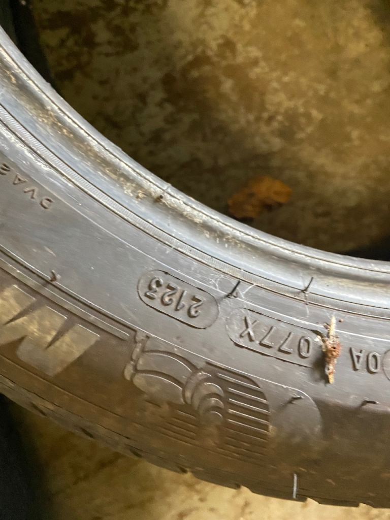Decent tyres 225 50 17