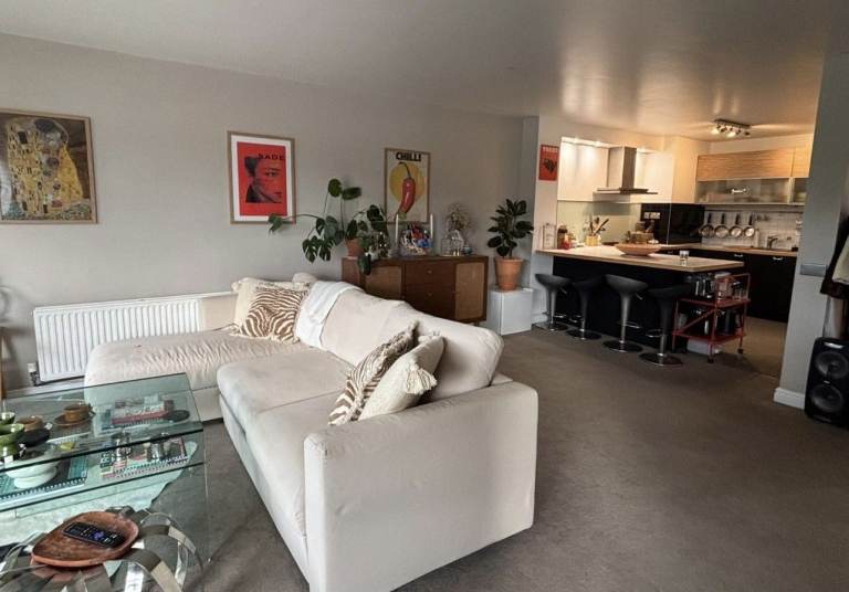 Very Large 1 bed flat 