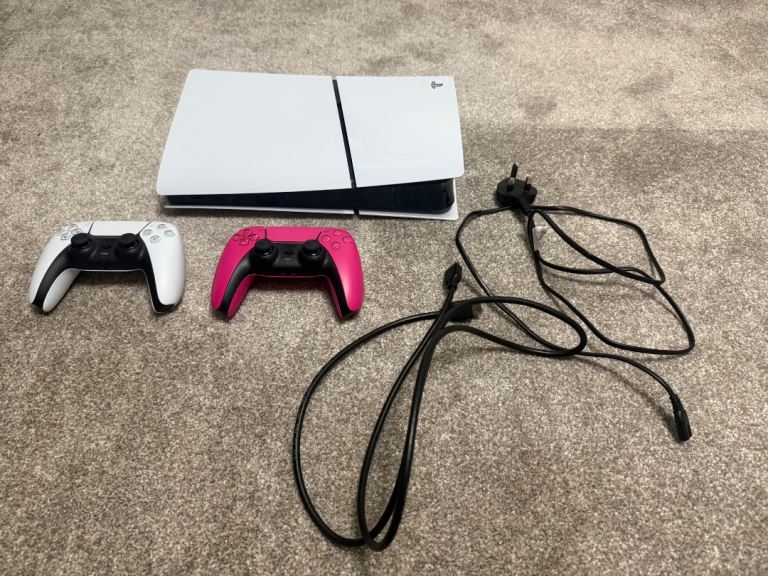 Digital Playstation 5 & 2 PS5 controllers
