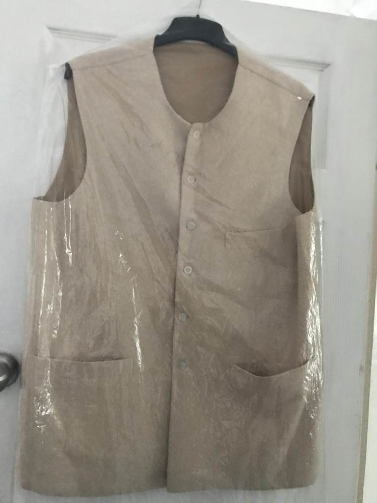 MEN,S WAISTCOAT IN GOOD CONDITION,DRY CLEANED,BARGAIN cash only
