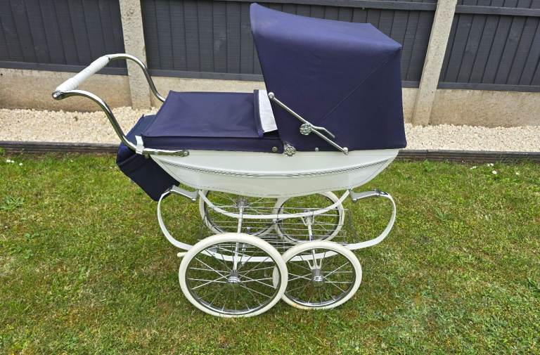 Vintage Silver Cross Dolls Pram Navy & White With Folding Hood And Accessories